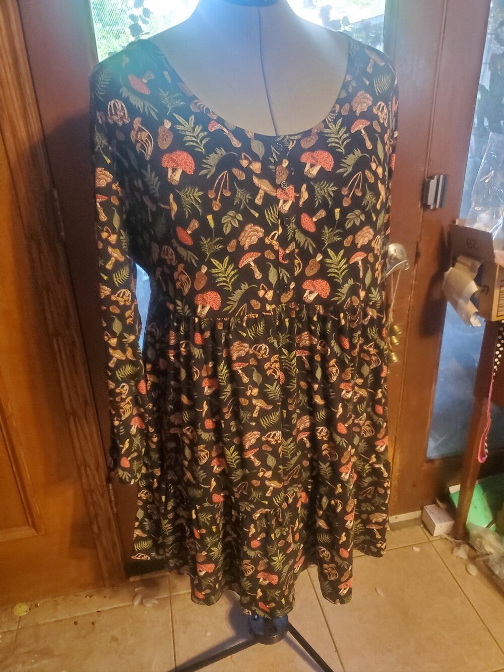 HOT TOPIC Black Floral & Mushroom Tiered Dress 4x Plus